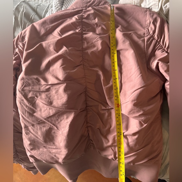 Lululemon Size 8 Warm Two Ways Reversible Bomber Jacket Mauve Pink EUC - Picture 10 of 11
